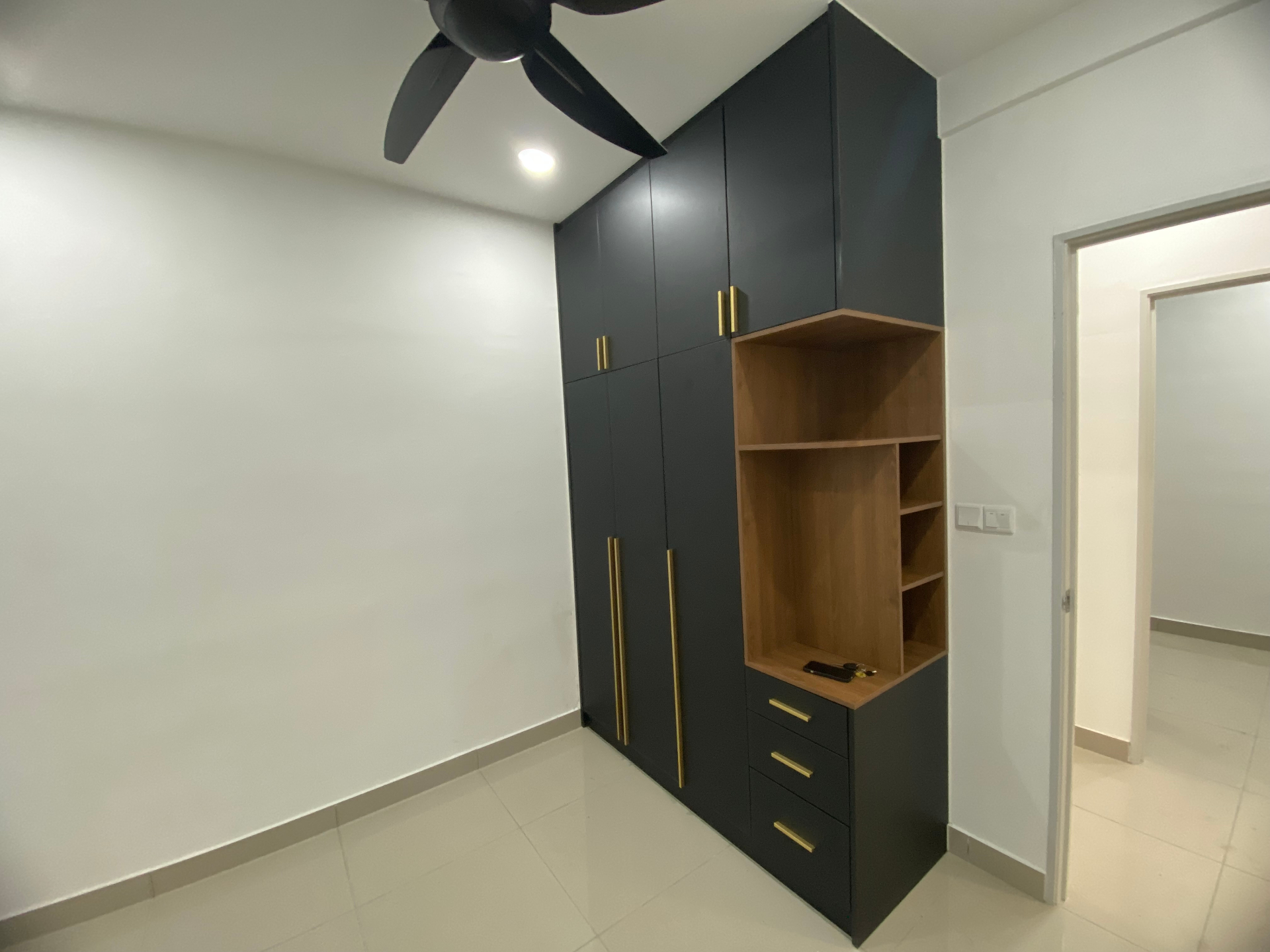 Cadangan Mengubahsuai Rumah Apartment bagi Kerja-Kerja Hiasan Dalaman, Pendawaian Elektrik, ‘Grille’, Lantai SPC, Partition Dapur dan Pengecatan — gambar 2