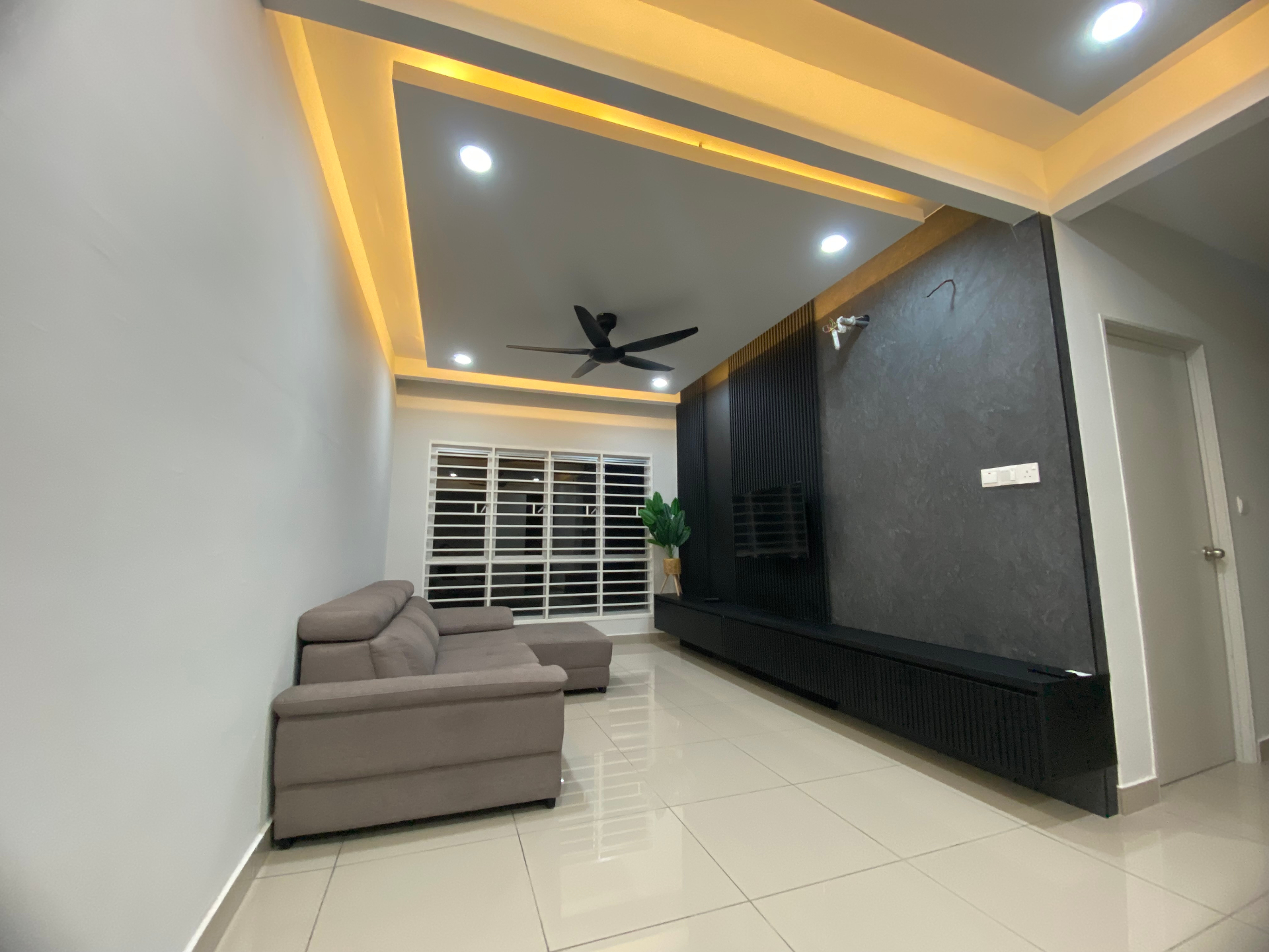 Cadangan Mengubahsuai Rumah Apartment bagi Kerja-Kerja Hiasan Dalaman, Pendawaian Elektrik, ‘Grille’, Lantai SPC, Partition Dapur dan Pengecatan — gambar 6